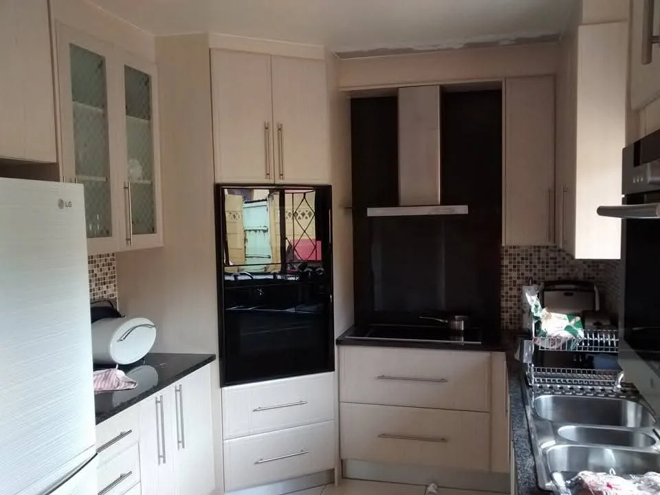 Two-tone kitchen — Contrast where it counts